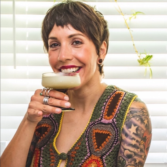 Meet your Posher, Jennifer - Picture 1 of 1